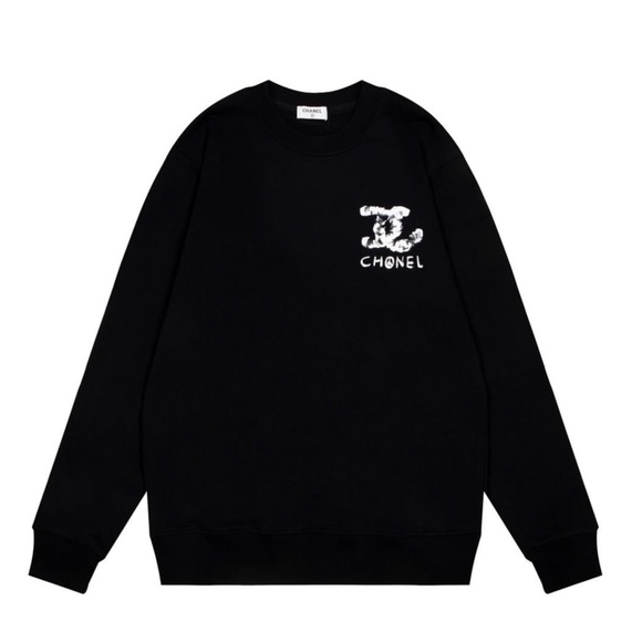 Cozy CHANEL sweatshirt - Picture 2 of 4